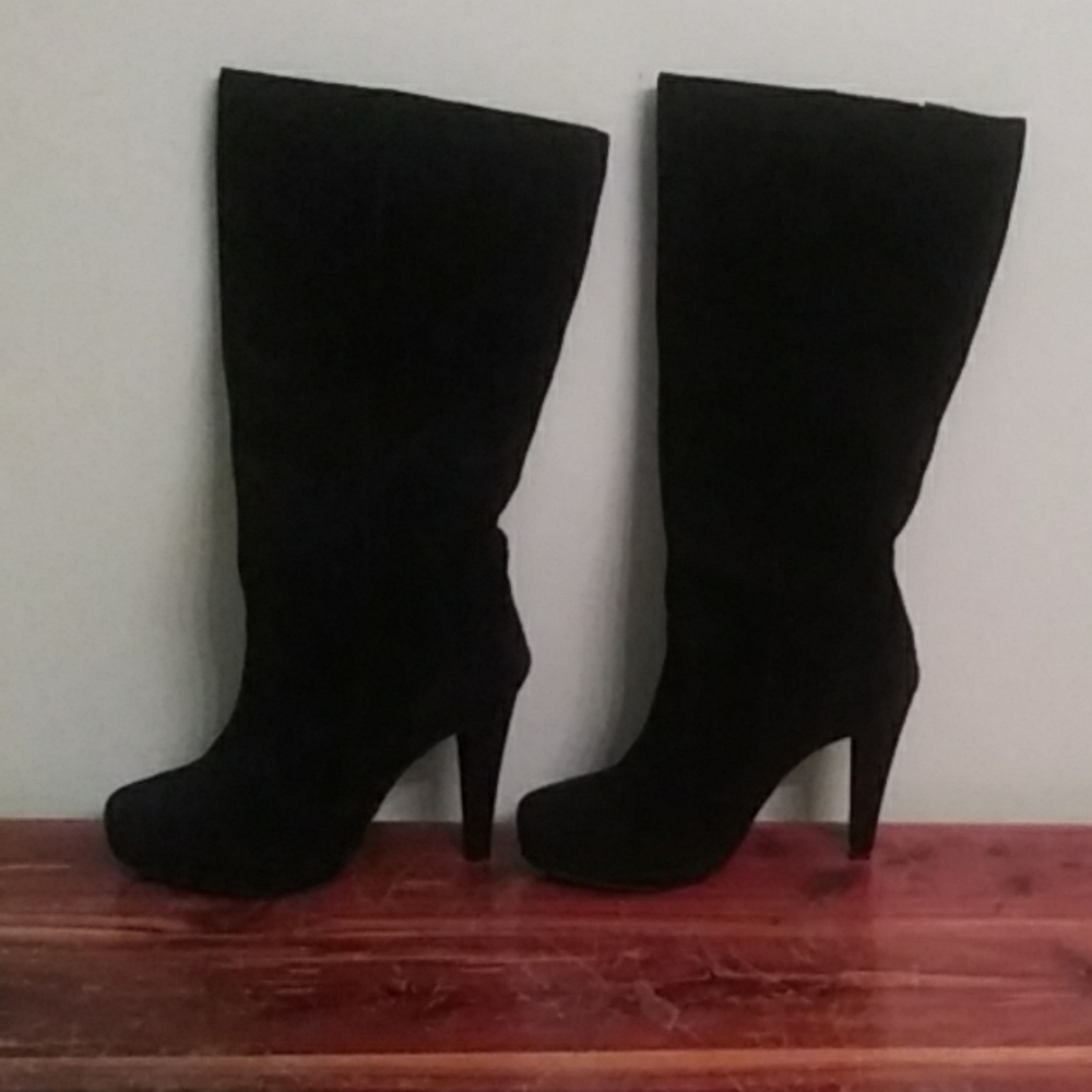 Womens black suede boots